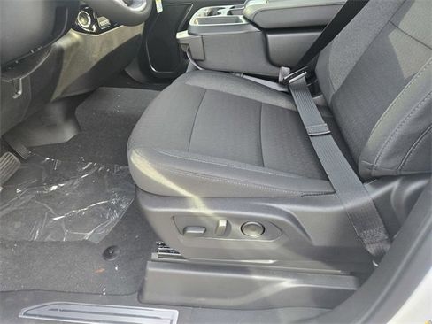 New 2026 GMC Sierra 1500 SLE image 18