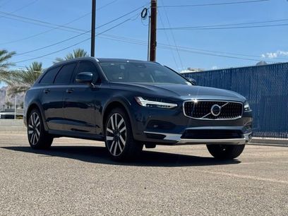 New 2025 Volvo V90 B6 Cross Country Ultra w/ Protection Package Premier