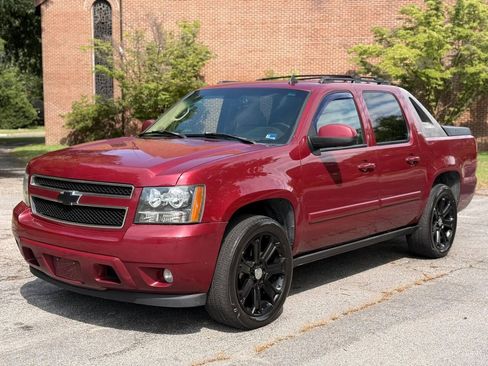 Used 2007 Chevrolet Avalanche LTZ w/ LTZ Preferred Equipment Group RWD image 1