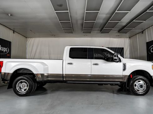 Used 2017 Ford F350 King Ranch w/ King Ranch Ultimate Package AWD/4WD image 5