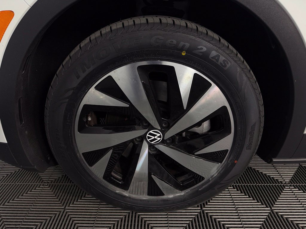 Used 2024 Volkswagen ID.4 2WD image 11