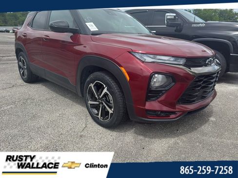 Used 2023 Chevrolet TrailBlazer RS w/ Sun and Liftgate Package FWD image 1