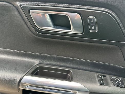 Used 2019 Ford Mustang Coupe image 11