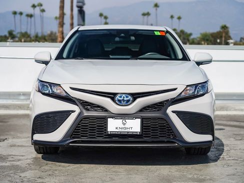 Used 2023 Toyota Camry SE image 5