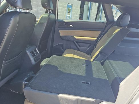 Used 2022 Volkswagen Atlas Cross Sport SEL R-Line AWD/4WD image 18