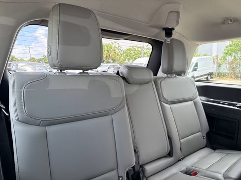 Used 2025 Ford Expedition Active RWD image 33