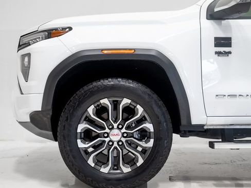 Used 2024 GMC Canyon Denali AWD/4WD image 27