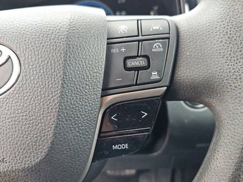 Used 2025 Toyota Camry LE image 21