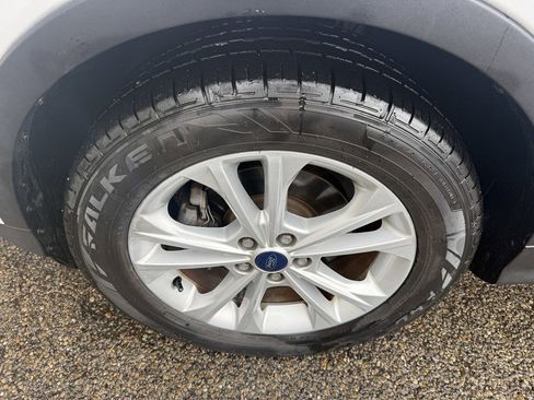 Used 2017 Ford Escape SE image 10