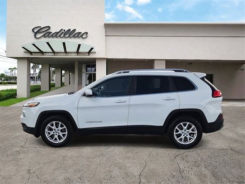 Used 2015 Jeep Cherokee Latitude w/ Cold Weather Group image 2