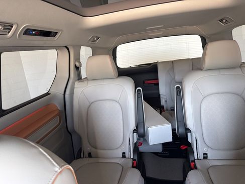 New 2025 Volkswagen ID. Buzz 1st Edition image 25