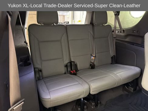 Used 2022 GMC Yukon XL SLT w/ SLT Luxury Package image 25