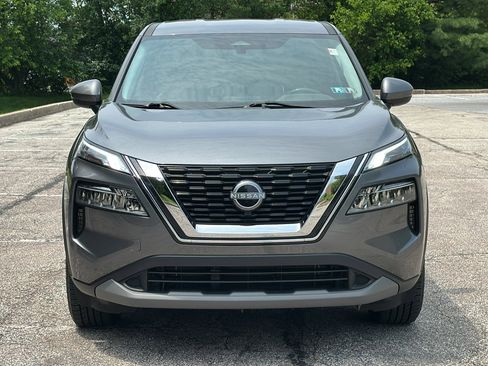 Certified 2022 Nissan Rogue SV image 3