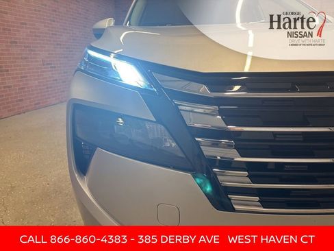 Certified 2025 Nissan Rogue SV image 36