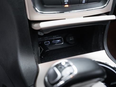 Used 2014 Jeep Grand Cherokee Altitude image 13