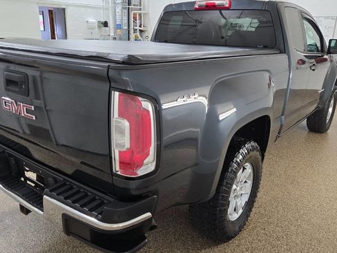 Used 2017 GMC Canyon 4x4 Extended Cab w/ Convenience Package image 4