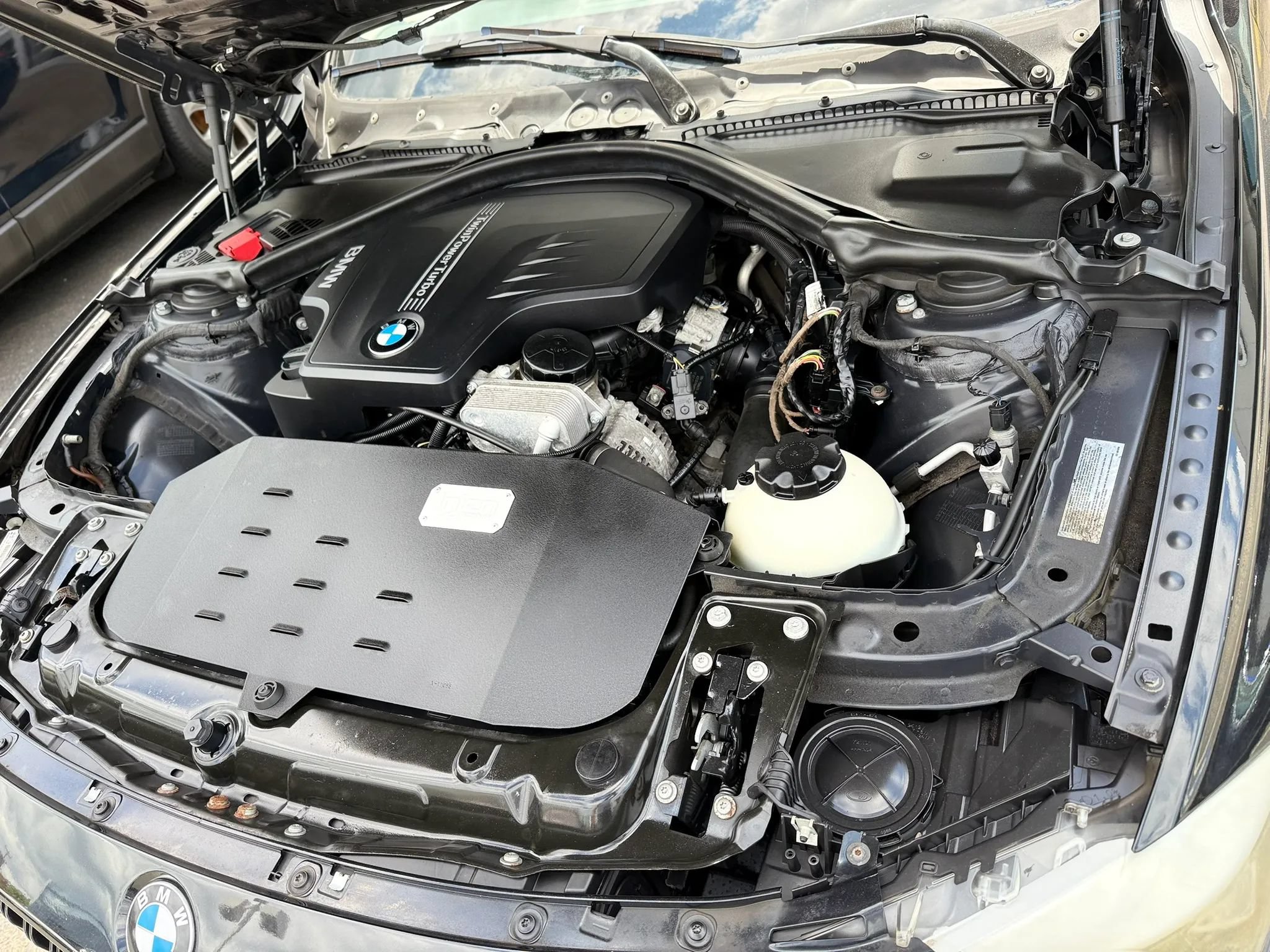 Used 2014 BMW 320i xDrive Sedan AWD/4WD image 45