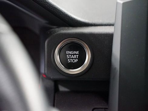 Certified 2025 Toyota 4Runner SR5 AWD/4WD image 18
