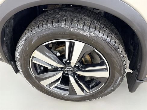 Used 2023 Nissan Rogue Platinum w/ Platinum Premium Package image 33