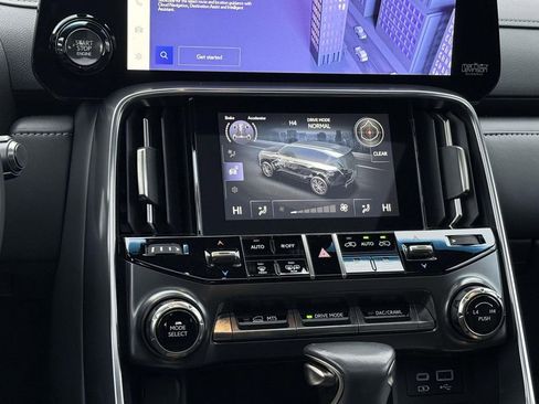 Used 2023 Lexus LX 600 Premium w/ Mark Levinson image 19