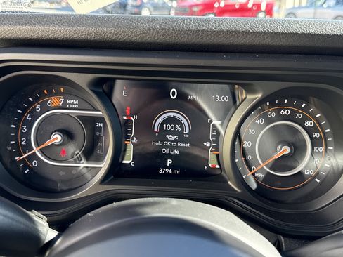 Used 2024 Jeep Wrangler Sport image 21