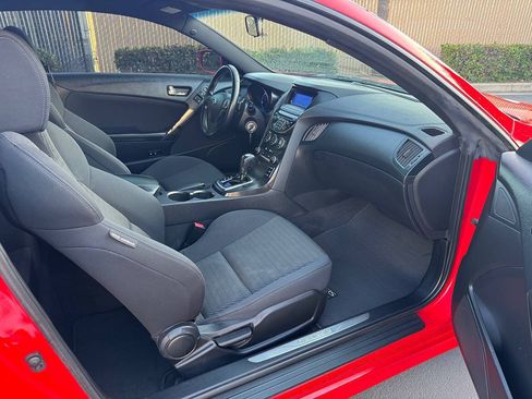 Used 2013 Hyundai Genesis 2.0T RWD image 10