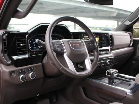 Used 2024 GMC Sierra 1500 SLT image 8