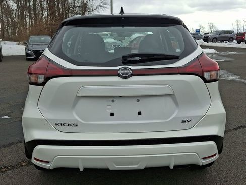 Certified 2024 Nissan Kicks SV image 5
