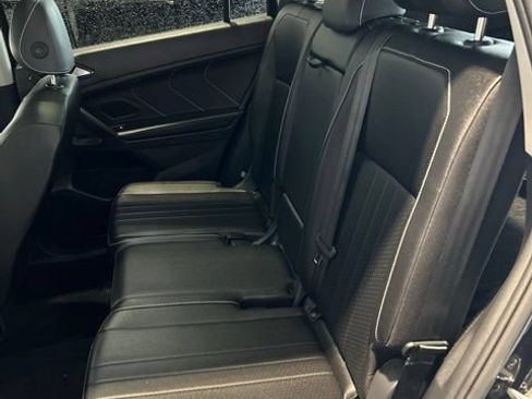 Used 2024 Volkswagen Tiguan SE w/ Panoramic Sunroof Package AWD/4WD image 20