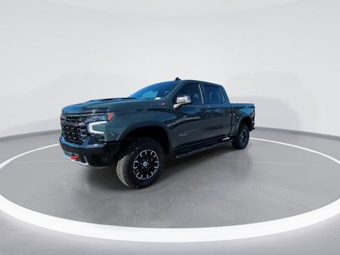 Used 2025 Chevrolet Silverado 1500 ZR2 w/ Technology Package AWD/4WD image 4
