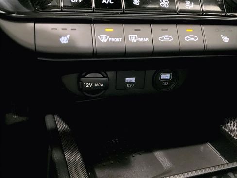 Used 2022 Hyundai Elantra Limited image 27