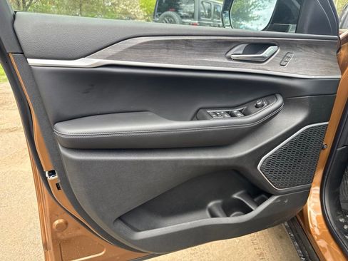 New 2026 Jeep Grand Cherokee Limited AWD/4WD image 18