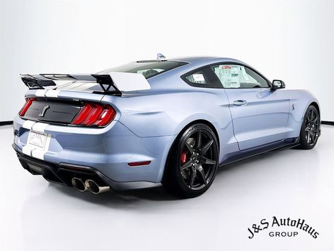 Used 2022 Ford Mustang Shelby GT500 w/ Carbon Fiber Track Pack image 7