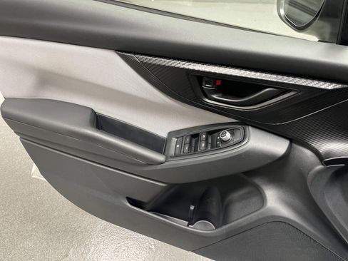 Used 2021 Subaru Crosstrek 2.0i Premium image 14