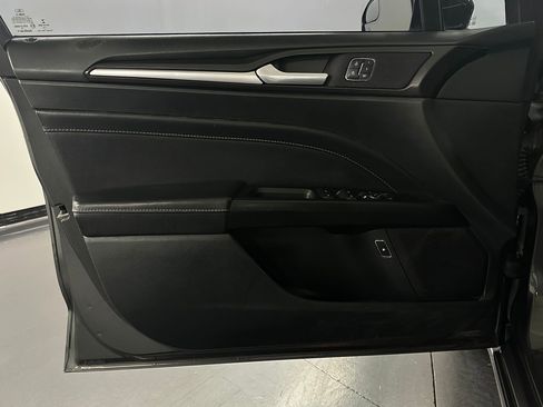 Used 2017 Ford Fusion Titanium image 27