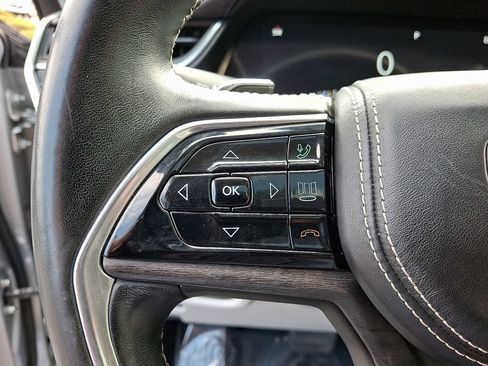 Used 2021 Jeep Grand Cherokee L Overland w/ Luxury Tech Group IV AWD/4WD image 24