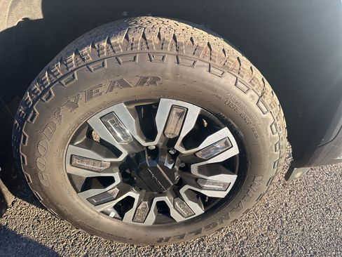 Used 2024 GMC Sierra 2500 Denali w/ Technology Package image 4