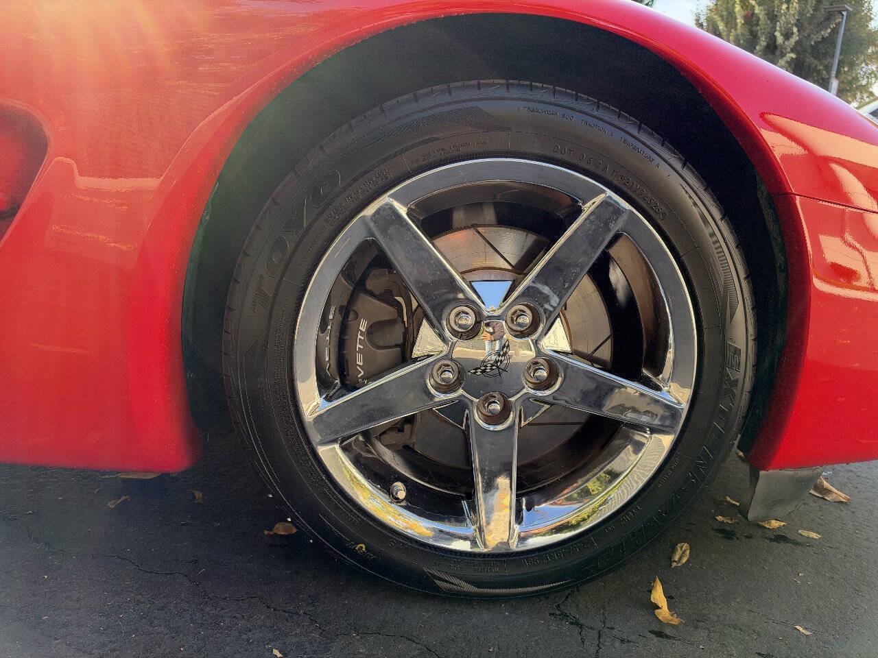 Used 1998 Chevrolet Corvette Coupe RWD image 19