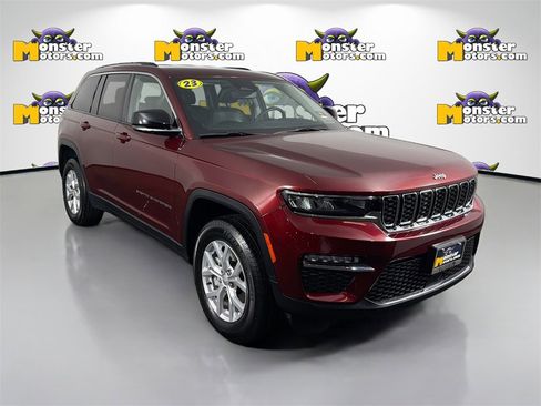 Used 2023 Jeep Grand Cherokee Limited image 3