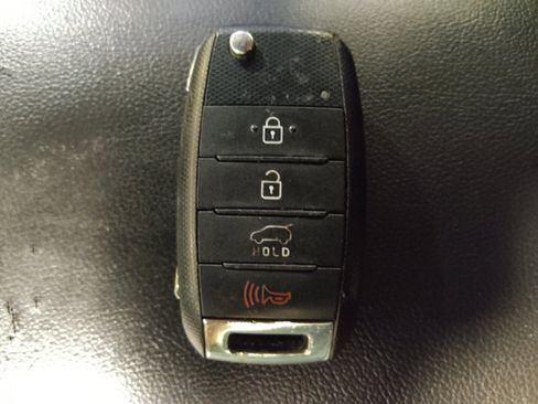 Used 2017 Kia Soul FWD image 32