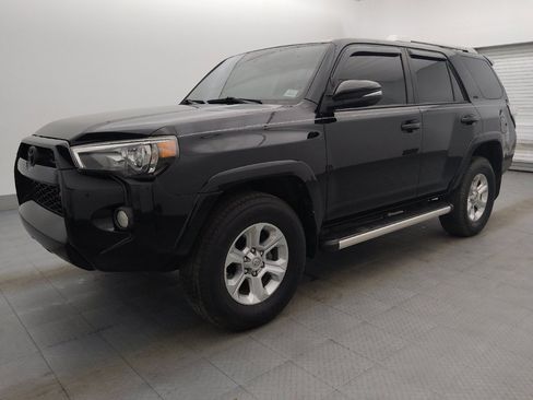 Used 2018 Toyota 4Runner SR5 Premium image 2