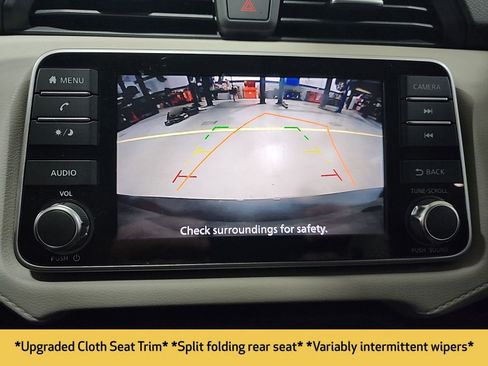 Used 2022 Nissan Versa SV image 11