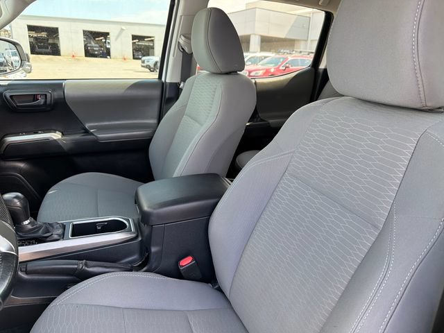 Used 2019 Toyota Tacoma SR5 AWD/4WD image 19