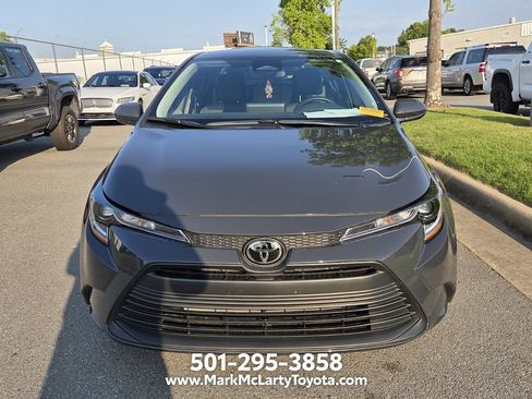 Used 2026 Toyota Corolla LE FWD image 2