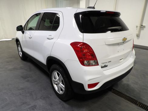Used 2022 Chevrolet Trax LS w/ Tint and Cruise Package AWD/4WD image 6
