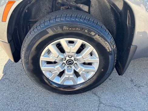 Used 2023 Nissan Frontier SV w/ SV Convenience Package AWD/4WD image 9