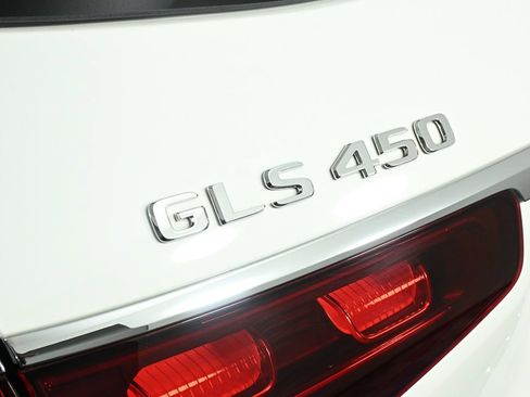 Used 2026 Mercedes-Benz GLS 450 4MATIC image 28