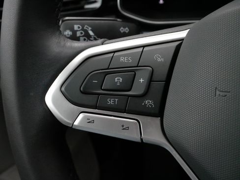 Certified 2025 Volkswagen Jetta SE image 25