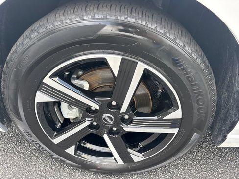 Used 2025 Nissan Sentra SV FWD image 10