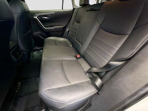 Used 2020 Toyota RAV4 Limited image 13